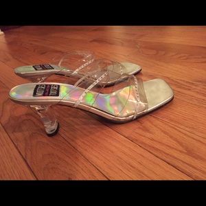 Mootsies Tootsies silver heels sz 8.5